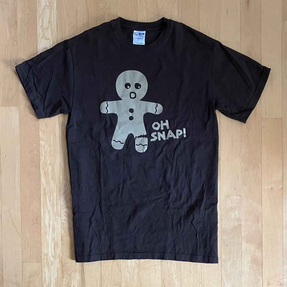 3/$20 brown gingerbread man Oh Snap cotton graphic t-shirt small